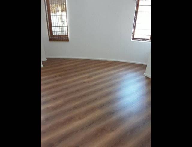 2 BEDROOM PROPERTY TO RENT IN PINESLOPES